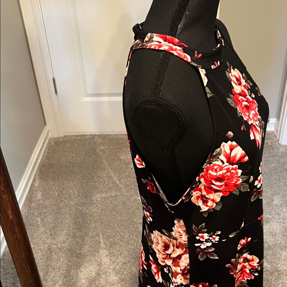 Women’s Floral Halter Dress Black Red Rose Print A-Line Sleeveless Keyhole Back - Picture 4 of 8